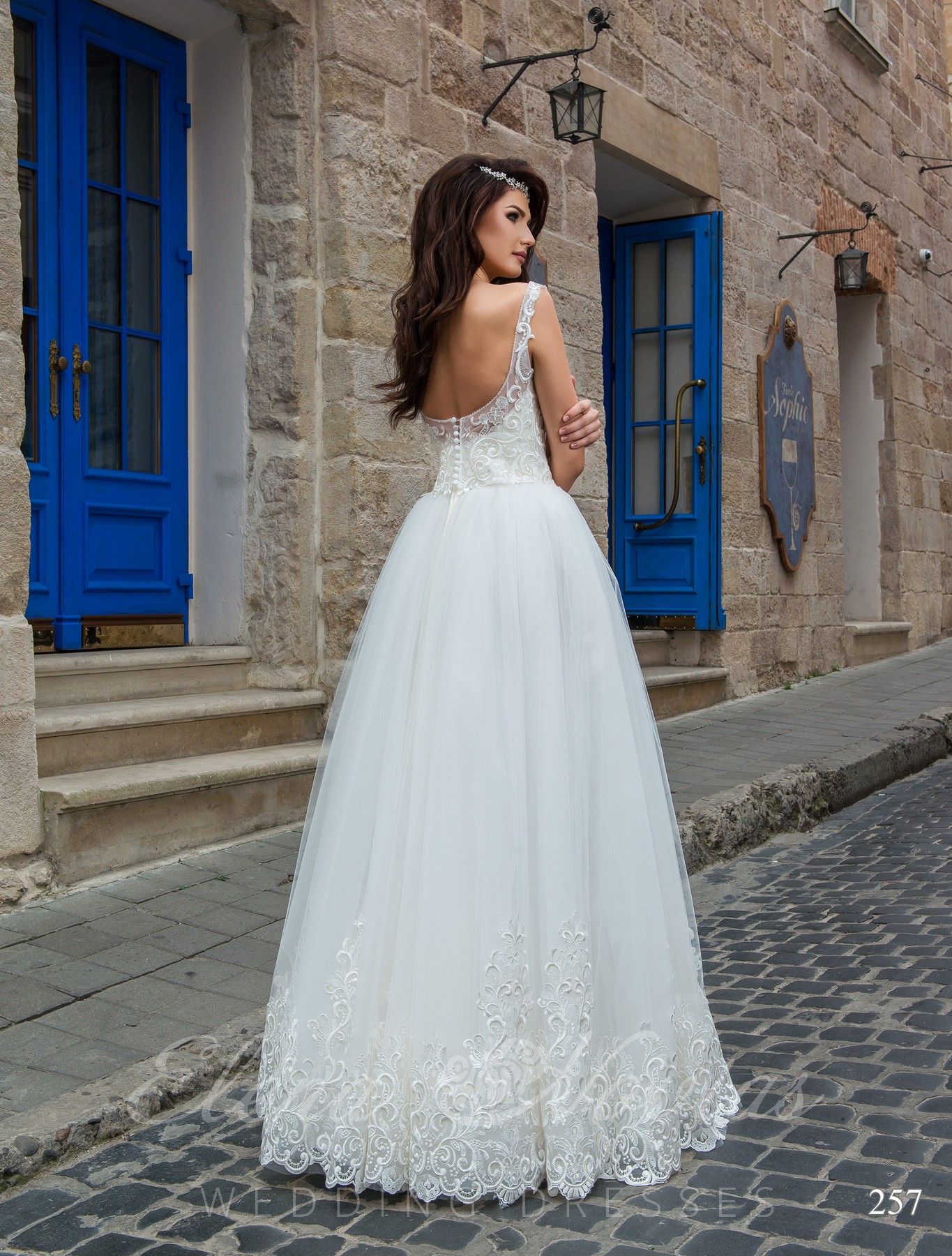 Wedding dress with a deep neckline model 257